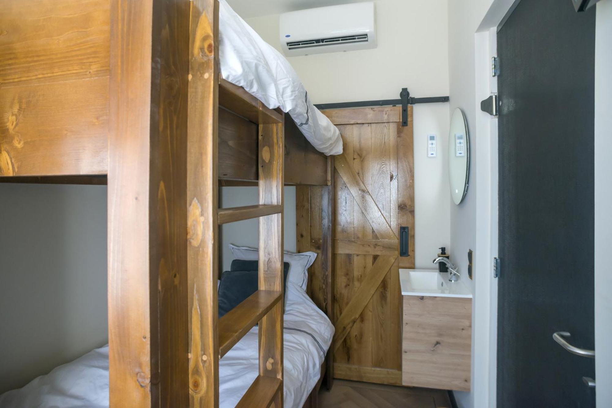 Petite Room With Wifi, Ac, And Shared Kitchen Tilburg Exteriér fotografie